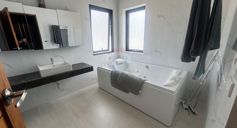 For rent 4 bedrooms house in Ko Samui, Surat Thani