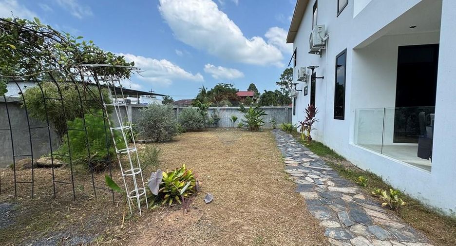 For rent 4 bedrooms house in Ko Samui, Surat Thani