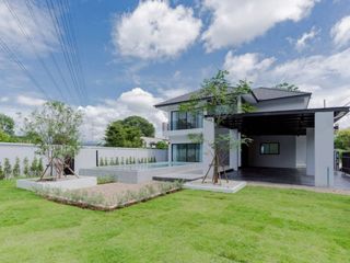 For sale 3 bedrooms villa in San Kamphaeng, Chiang Mai