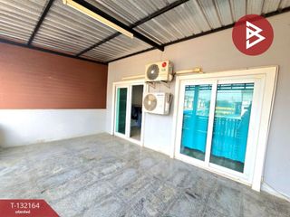For sale 4 bedrooms townhouse in Mueang Nakhon Pathom, Nakhon Pathom