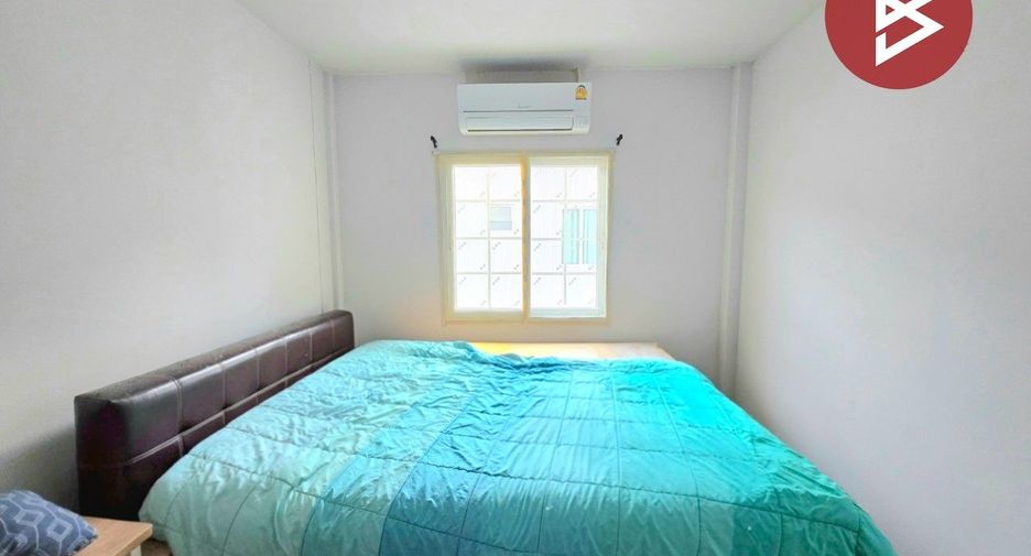 For sale 4 bedrooms townhouse in Mueang Nakhon Pathom, Nakhon Pathom