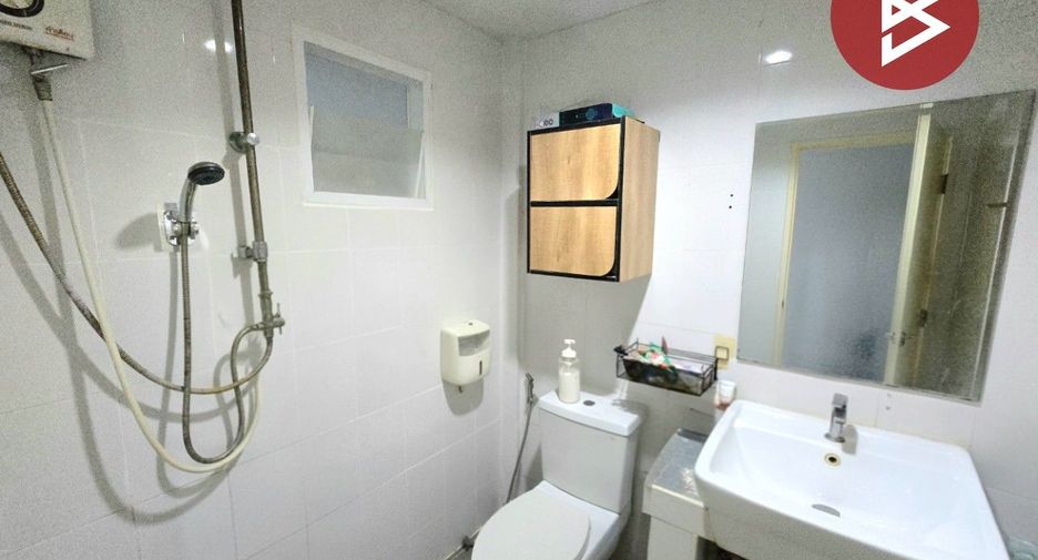 For sale 4 bedrooms townhouse in Mueang Nakhon Pathom, Nakhon Pathom