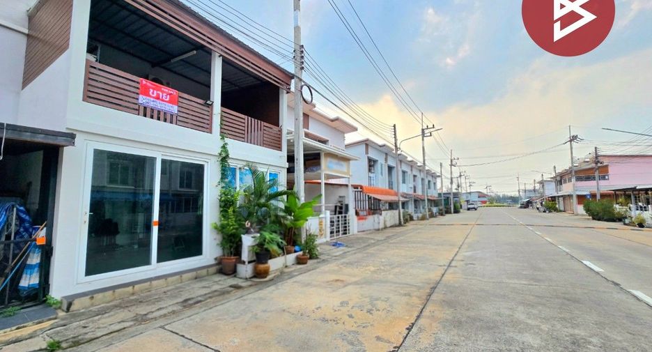 For sale 4 bedrooms townhouse in Mueang Nakhon Pathom, Nakhon Pathom