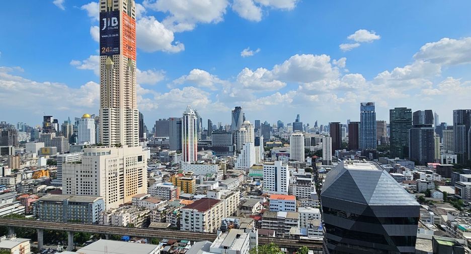For rent and for sale 2 bedrooms condo in Ratchathewi, Bangkok