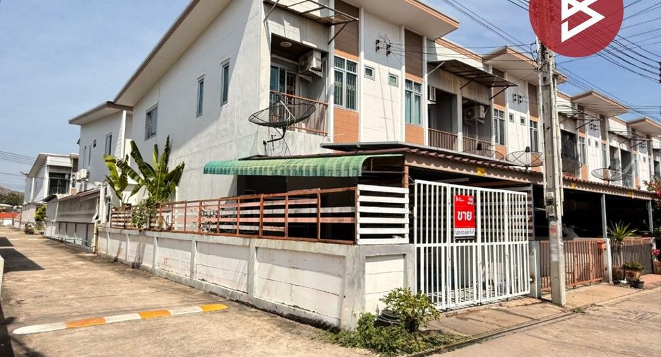 出售 2 卧室 联排别墅 在 Si Racha, Chon Buri