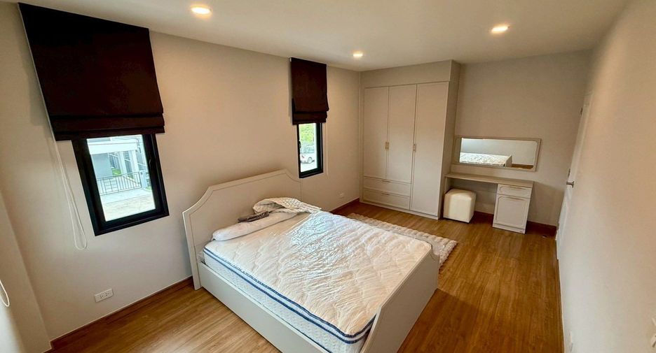 Casa en alquiler de 4 habitaciones en Don Mueang, Bangkok