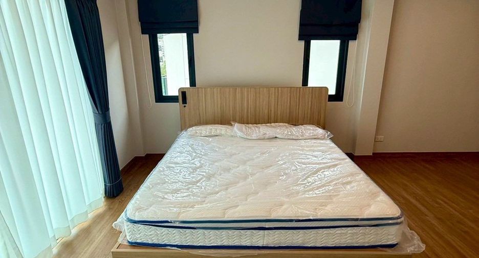 Casa en alquiler de 4 habitaciones en Don Mueang, Bangkok