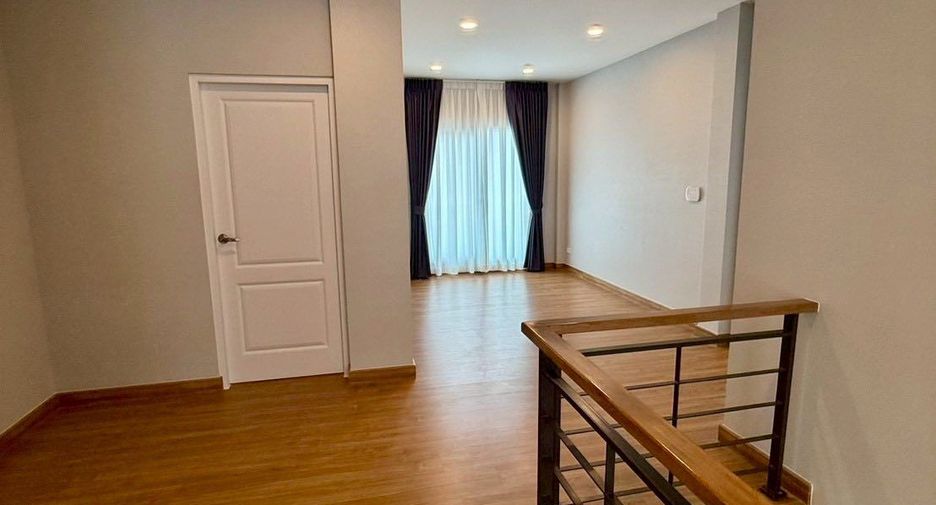 Casa en alquiler de 4 habitaciones en Don Mueang, Bangkok