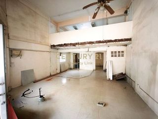 For rent and for sale 3 bedrooms retail Space in Chatuchak, Bangkok