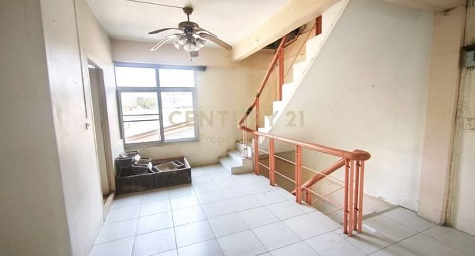 Local comercial en alquiler y en venta de 3 habitaciones en Chatuchak, Bangkok