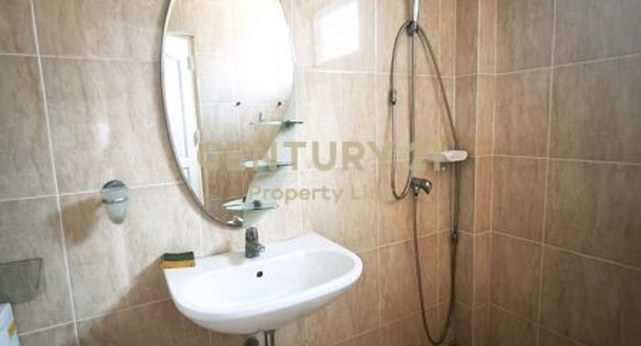 Local comercial en alquiler y en venta de 3 habitaciones en Chatuchak, Bangkok