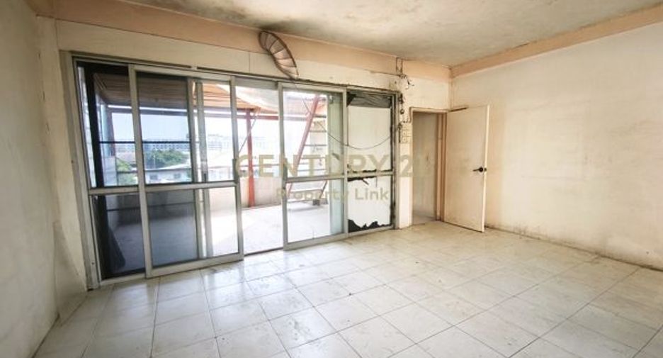 Local comercial en alquiler y en venta de 3 habitaciones en Chatuchak, Bangkok