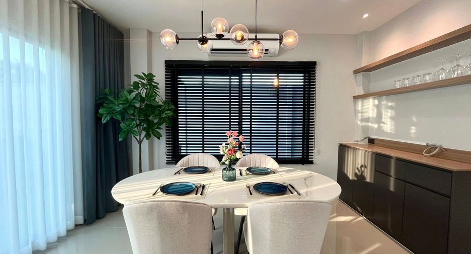 Casa en alquiler de 4 habitaciones en Bang Phli, Samut Prakan