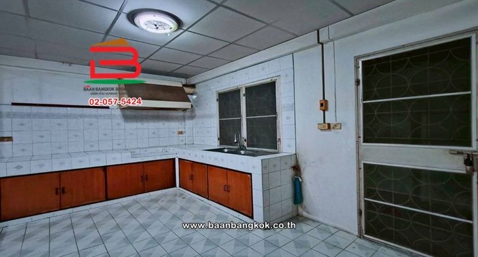For sale 4 bedrooms townhouse in Pak Kret, Nonthaburi