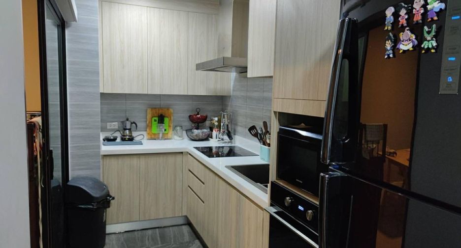 For sale 4 bedrooms townhouse in Khlong Luang, Pathum Thani