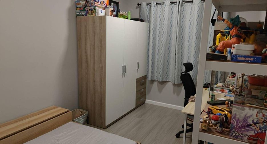 For sale 4 bedrooms townhouse in Khlong Luang, Pathum Thani