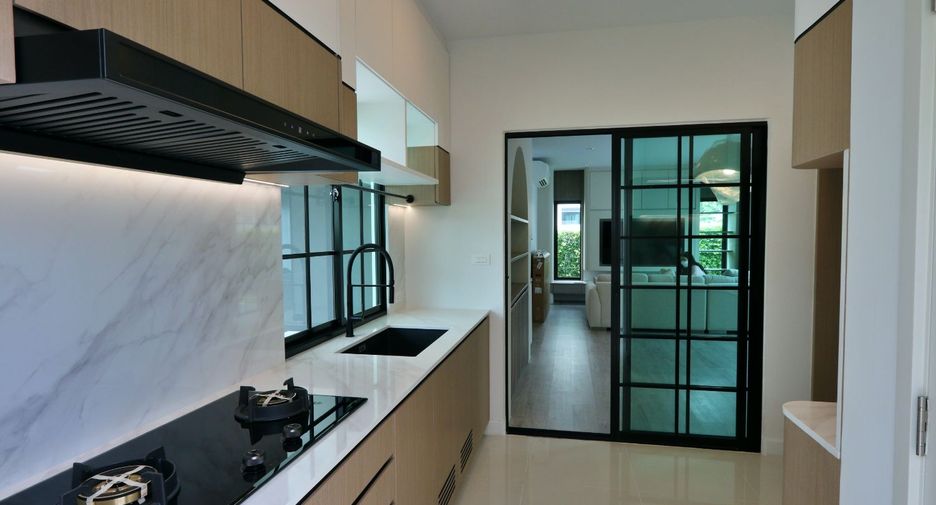 For sale 4 bedrooms house in Pak Kret, Nonthaburi