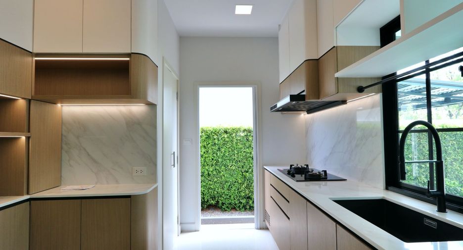 For sale 4 bedrooms house in Pak Kret, Nonthaburi