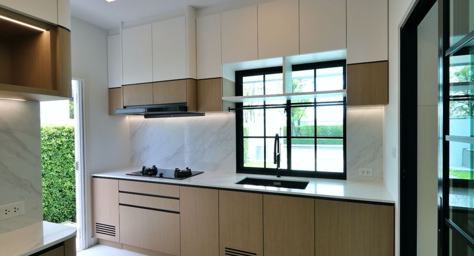 For sale 4 bedrooms house in Pak Kret, Nonthaburi