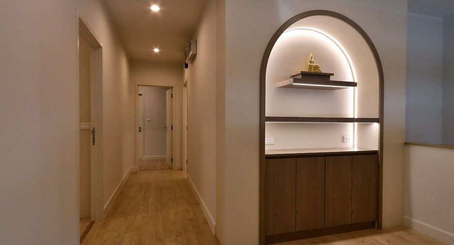 For sale 4 bedrooms house in Pak Kret, Nonthaburi