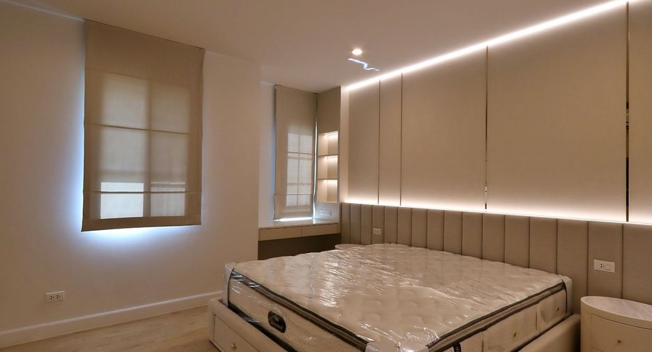 For sale 4 bedrooms house in Pak Kret, Nonthaburi