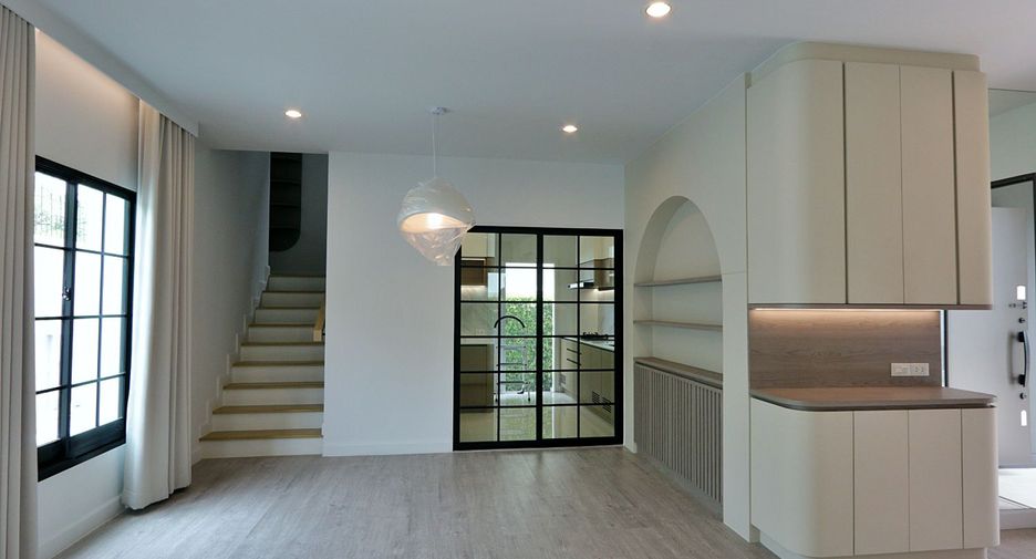 For sale 4 bedrooms house in Pak Kret, Nonthaburi