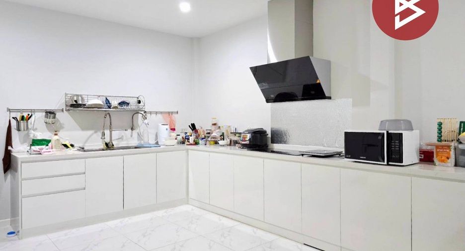 For sale 4 bedrooms house in Bang Khae, Bangkok