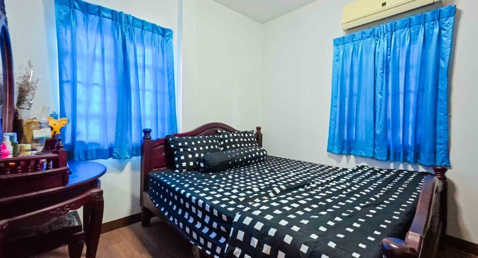 For rent 3 bedrooms house in Khlong Sam Wa, Bangkok