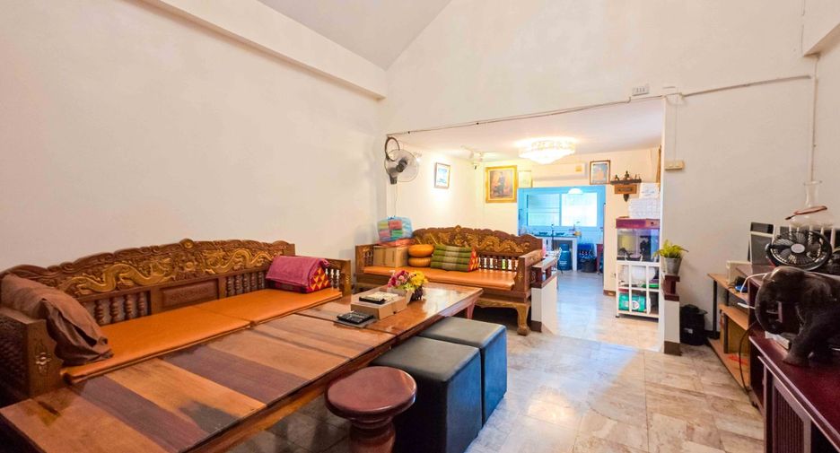 For rent 3 bedrooms house in Khlong Sam Wa, Bangkok