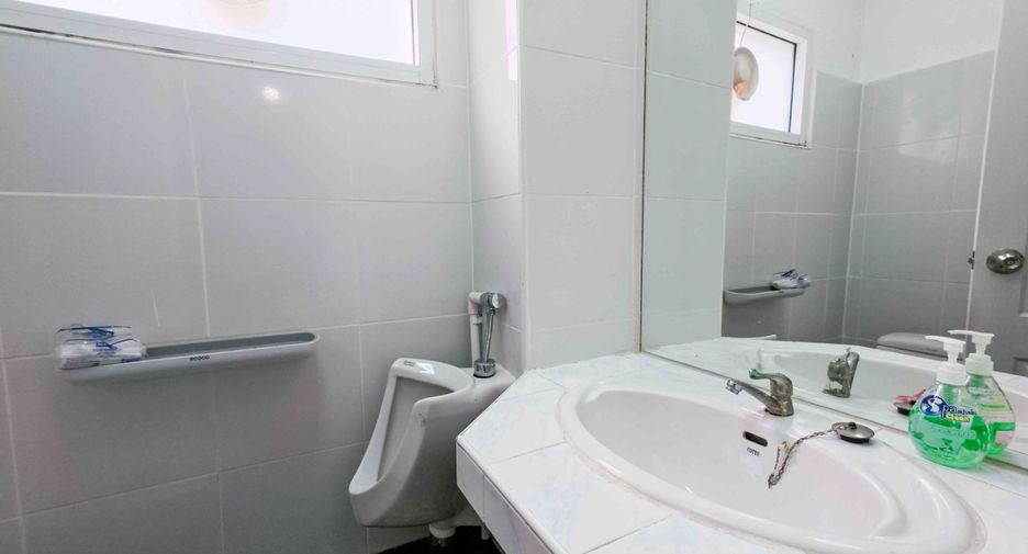 For rent 3 bedrooms house in Khlong Sam Wa, Bangkok