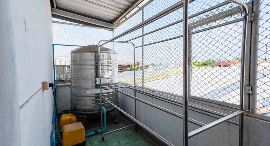 For sale 12 bedrooms retail Space in Lat Krabang, Bangkok