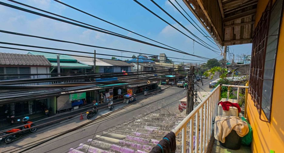 For sale 12 bedrooms retail Space in Lat Krabang, Bangkok