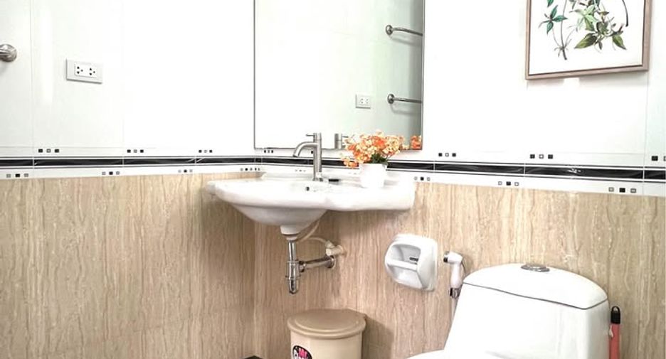 Haus zur Miete mit 2 Zimmer in Bang Lamung, Chonburi