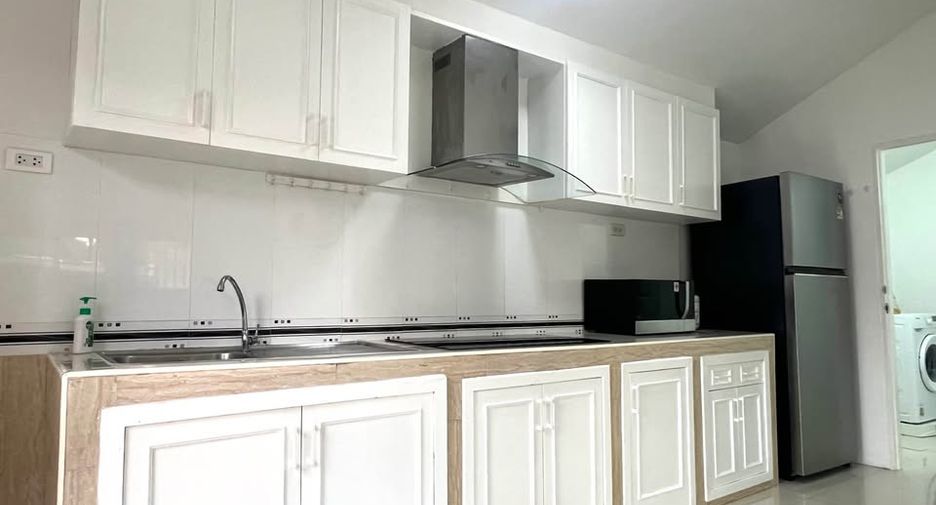 Haus zur Miete mit 2 Zimmer in Bang Lamung, Chonburi