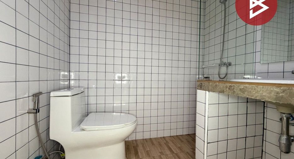 For sale 3 bedrooms townhouse in Mueang Chon Buri, Chonburi