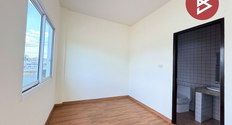 For sale 3 bedrooms townhouse in Mueang Chon Buri, Chonburi