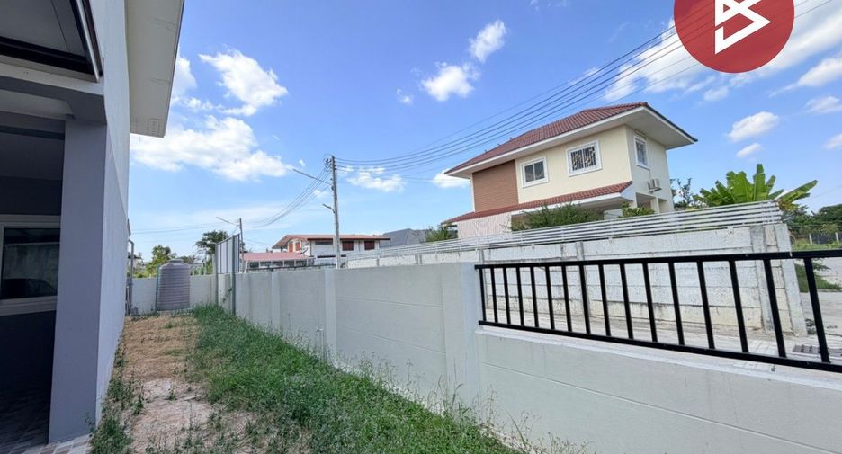 For sale 3 bedrooms townhouse in Mueang Chon Buri, Chonburi