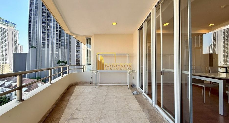 For rent 4 bedrooms condo in Watthana, Bangkok