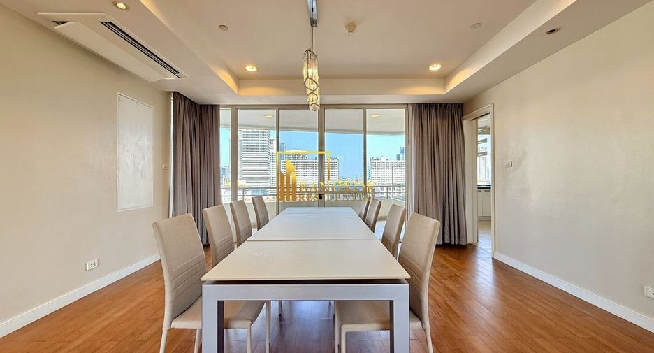 For rent 4 bedrooms condo in Watthana, Bangkok