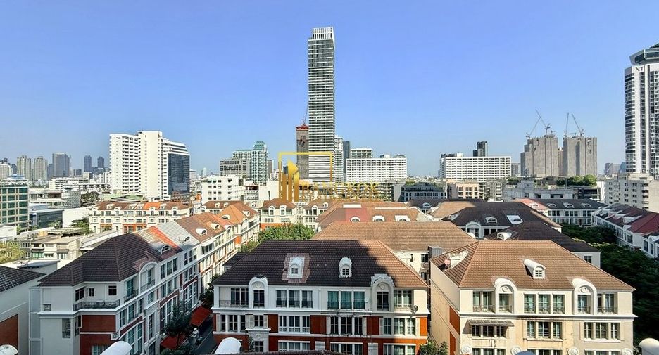 For rent 4 bedrooms condo in Watthana, Bangkok