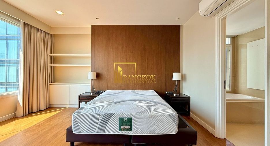 For rent 4 bedrooms condo in Watthana, Bangkok