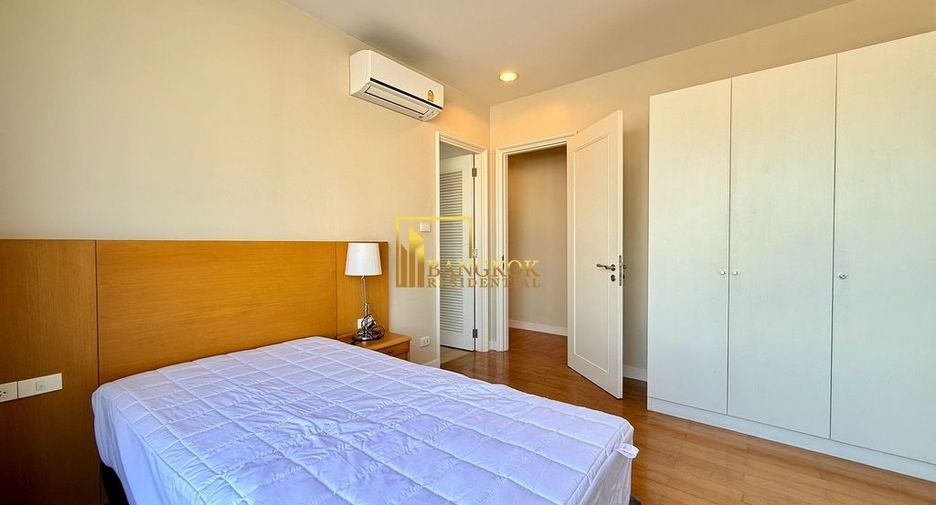 For rent 4 bedrooms condo in Watthana, Bangkok