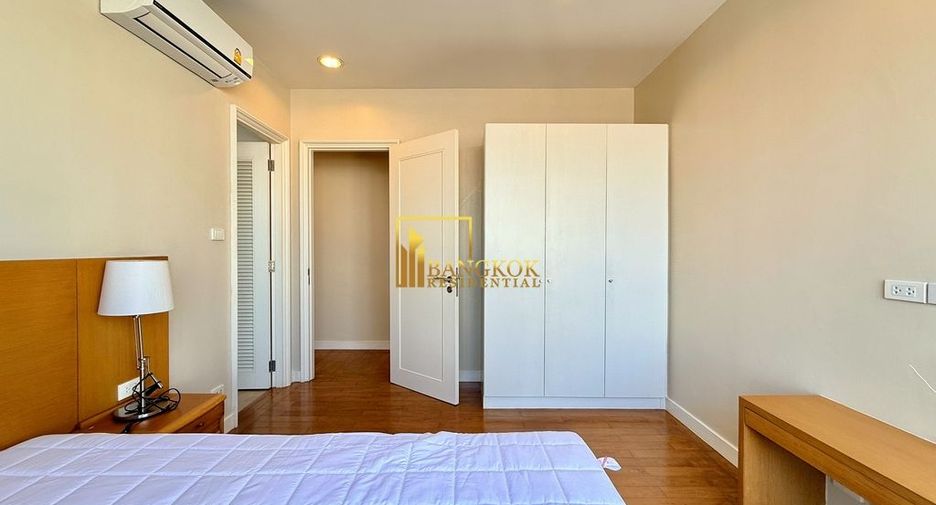 For rent 4 bedrooms condo in Watthana, Bangkok