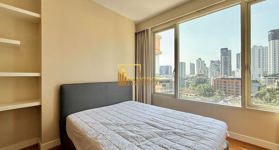 For rent 4 bedrooms condo in Watthana, Bangkok