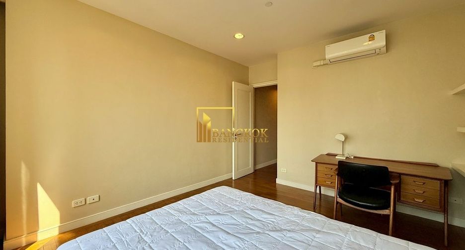 For rent 4 bedrooms condo in Watthana, Bangkok