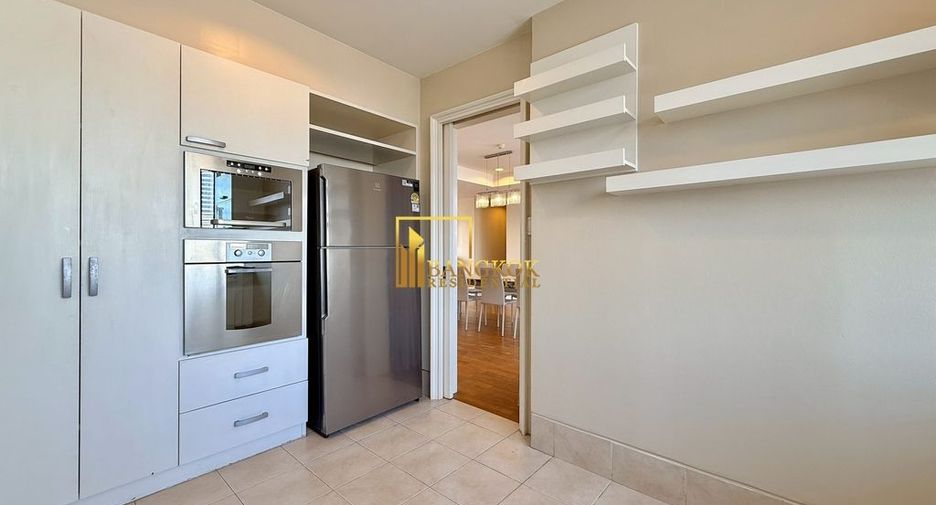 For rent 4 bedrooms condo in Watthana, Bangkok