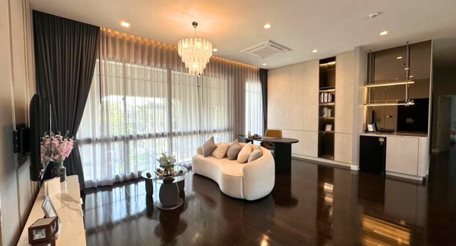 For rent 5 bedrooms house in Lat Krabang, Bangkok