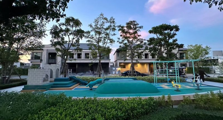 For rent 5 bedrooms house in Lat Krabang, Bangkok