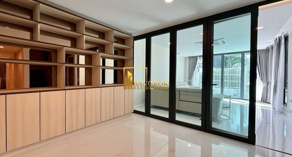 À louer 4 chambres maison à Watthana, Bangkok