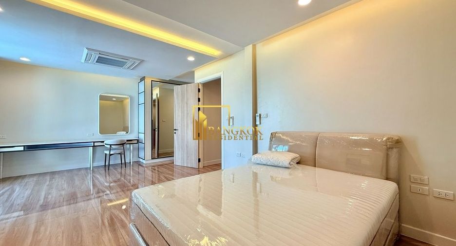 À louer 4 chambres maison à Watthana, Bangkok